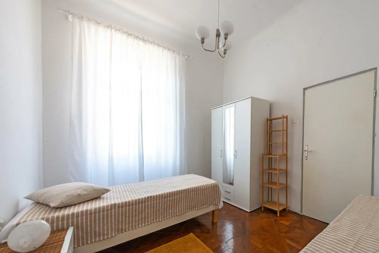 Apartment Bloom - Pula City Center